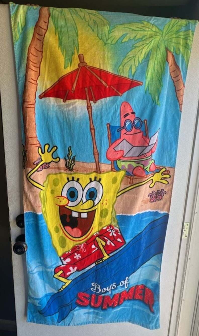 Vintage Nickelodeon SpongeBob SquarePants and Patrick Boys of Summer Beach Towel